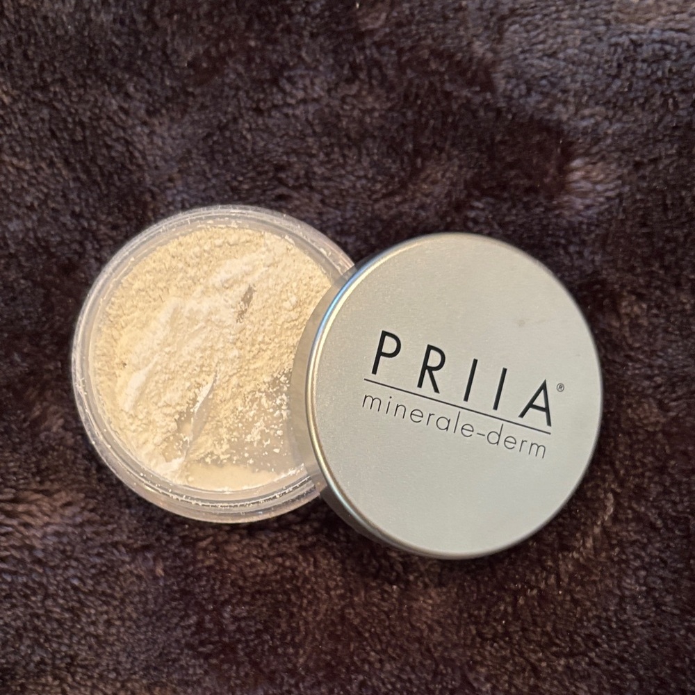 Priia Minerale-Derm‎ Calm Down Advances Anti-Blemish Powder